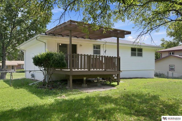 3806 N 101 Street, Omaha, NE 68134