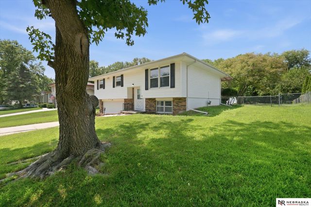3806 N 101 Street, Omaha, NE 68134