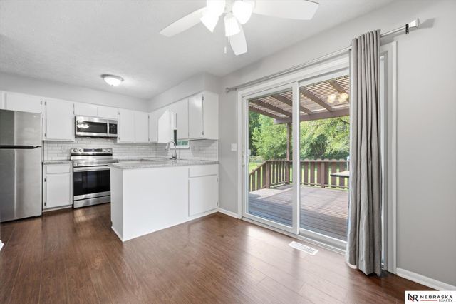 3806 N 101 Street, Omaha, NE 68134