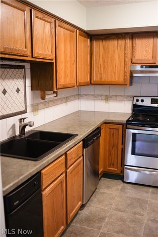 1304 Cedarwood Drive A2, Westlake, OH 44145