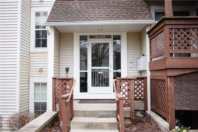 1304 Cedarwood Drive A2, Westlake, OH 44145