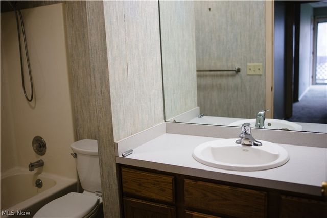 1304 Cedarwood Drive A2, Westlake, OH 44145