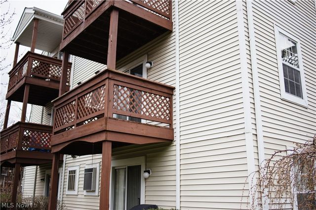 1304 Cedarwood Drive A2, Westlake, OH 44145