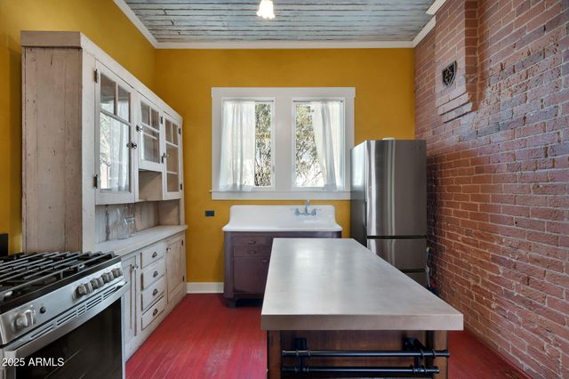 207 E UNIVERSITY Boulevard, Tucson, AZ 85705