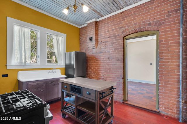 207 E UNIVERSITY Boulevard, Tucson, AZ 85705