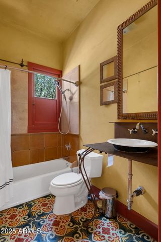 207 E UNIVERSITY Boulevard, Tucson, AZ 85705