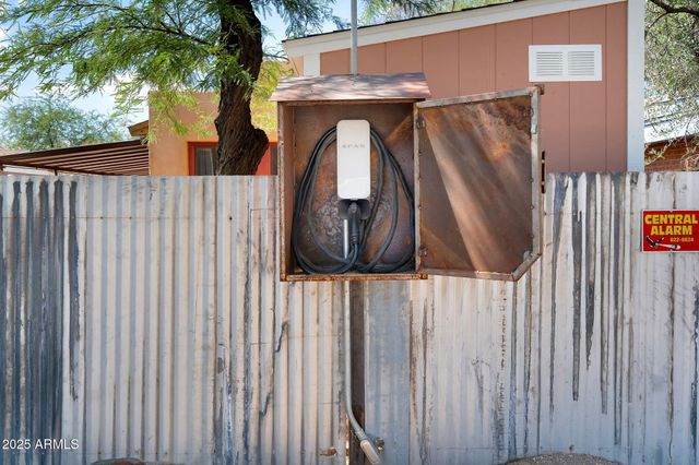 207 E UNIVERSITY Boulevard, Tucson, AZ 85705