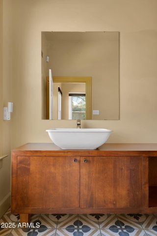 207 E UNIVERSITY Boulevard, Tucson, AZ 85705