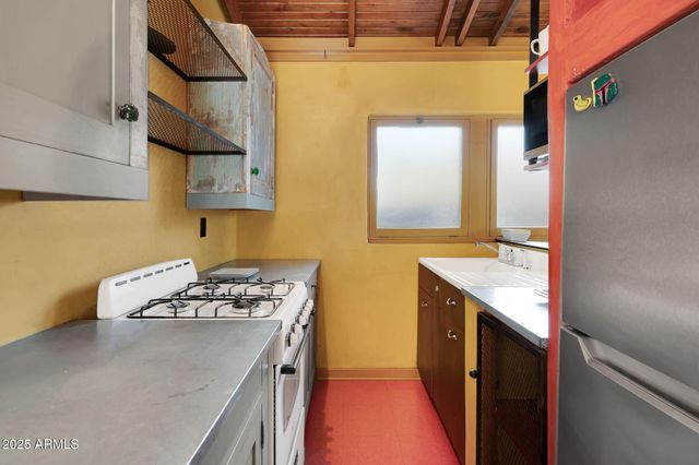 207 E UNIVERSITY Boulevard, Tucson, AZ 85705