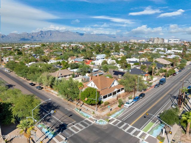 207 E UNIVERSITY Boulevard, Tucson, AZ 85705