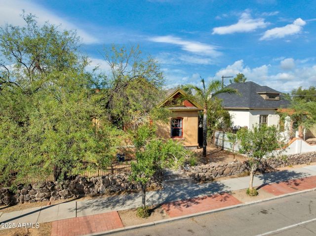 207 E UNIVERSITY Boulevard, Tucson, AZ 85705