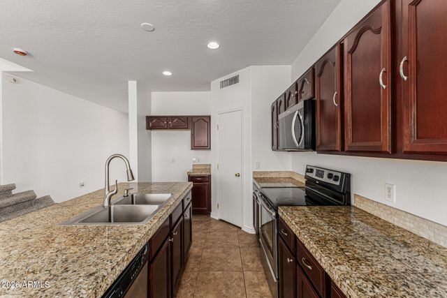 7593 N 72ND Avenue, Glendale, AZ 85303