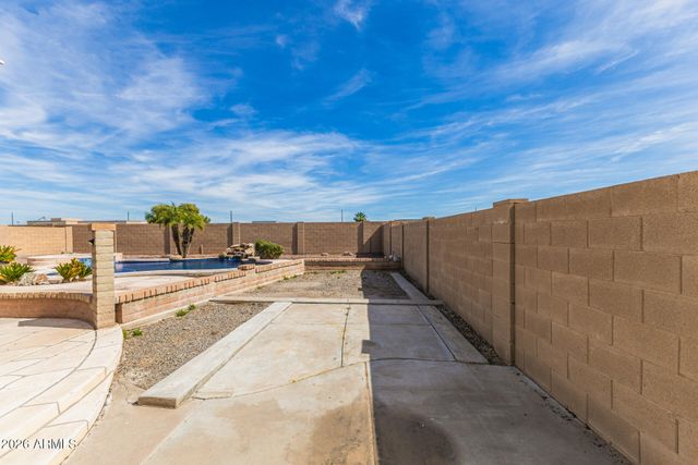 7593 N 72ND Avenue, Glendale, AZ 85303