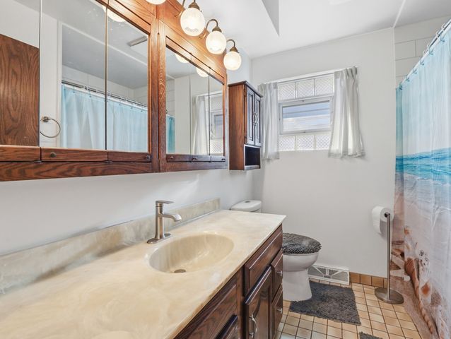 14542 S Campbell Avenue, Posen, IL 60469