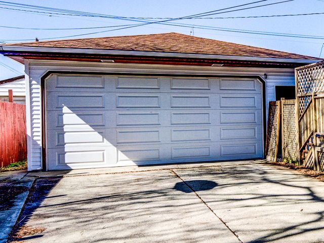 14542 S Campbell Avenue, Posen, IL 60469