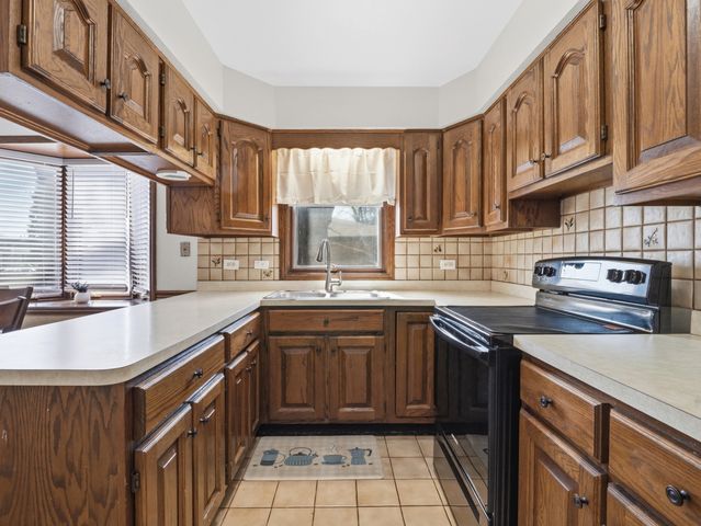 14542 S Campbell Avenue, Posen, IL 60469