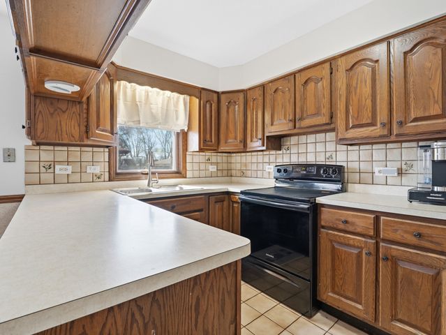 14542 S Campbell Avenue, Posen, IL 60469