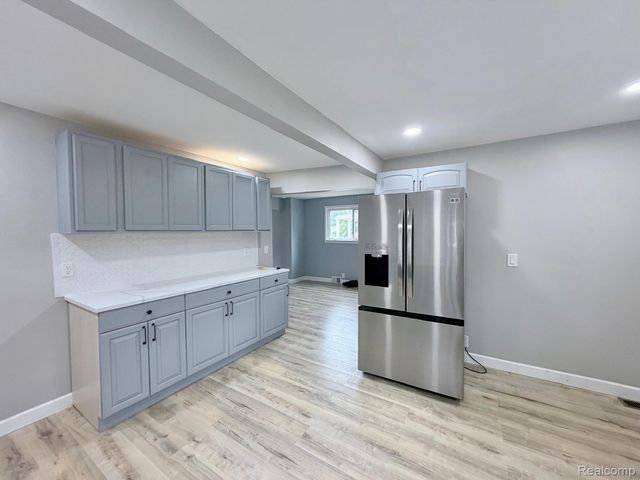 3927 Berkshire Avenue, Warren, MI 48091