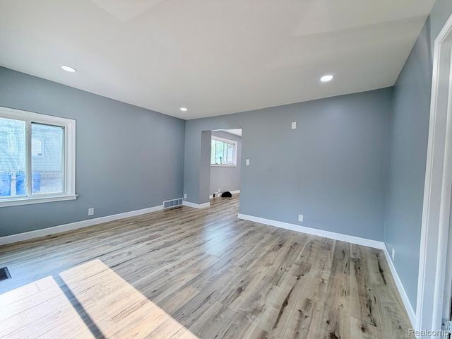 3927 Berkshire Avenue, Warren, MI 48091