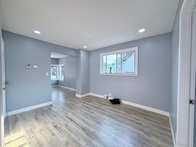 3927 Berkshire Avenue, Warren, MI 48091