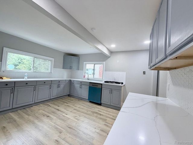 3927 Berkshire Avenue, Warren, MI 48091