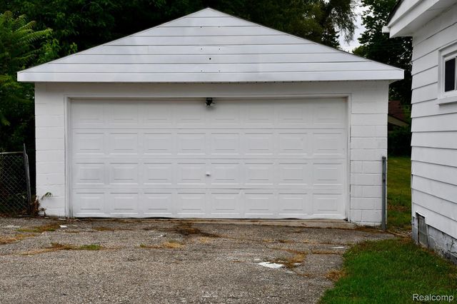3927 Berkshire Avenue, Warren, MI 48091