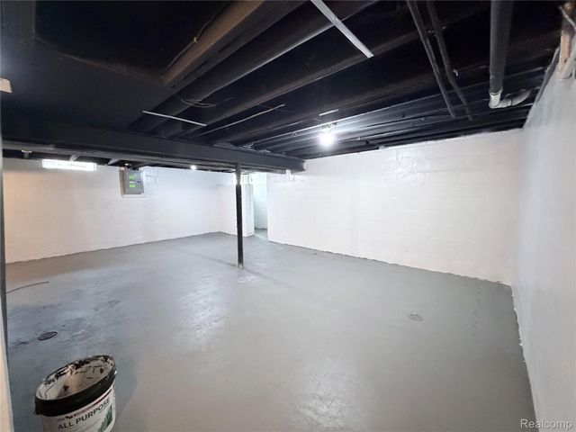 3927 Berkshire Avenue, Warren, MI 48091