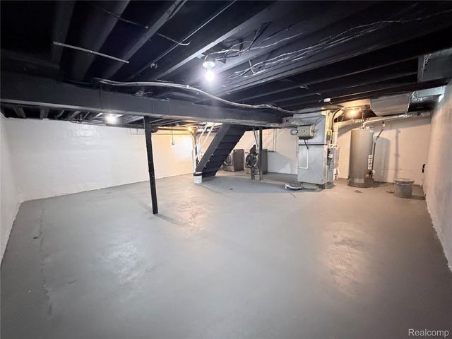 3927 Berkshire Avenue, Warren, MI 48091