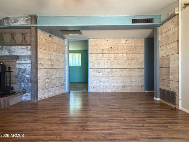 337 S Thunderbird Drive, Apache Junction, AZ 85120