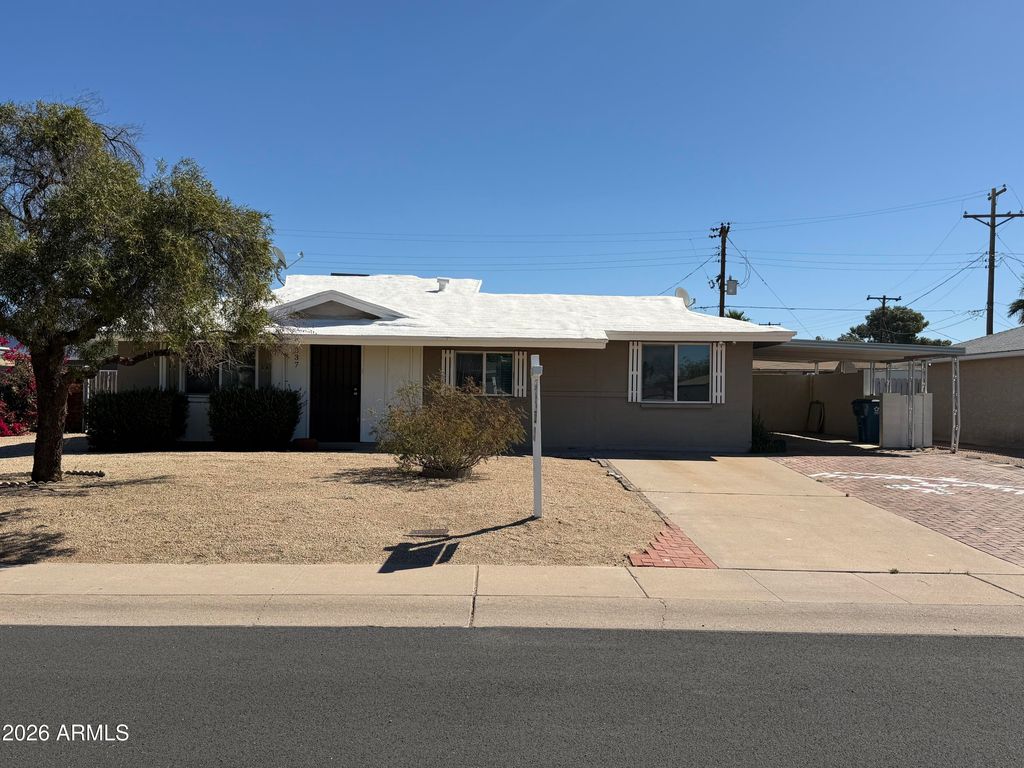 337 S Thunderbird Drive, Apache Junction, AZ 85120