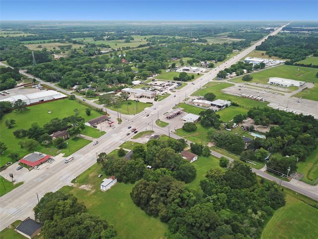 2465 Highway 6, Alvin, TX 77511