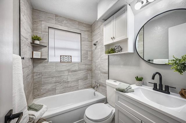 665 NW 15th Street, Moore, OK 73160