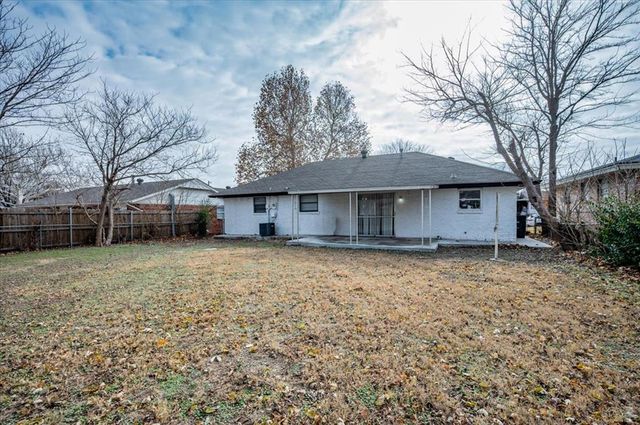 665 NW 15th Street, Moore, OK 73160