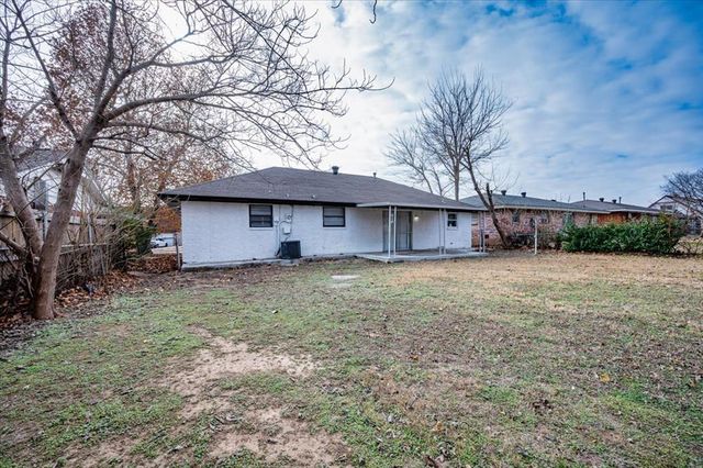 665 NW 15th Street, Moore, OK 73160