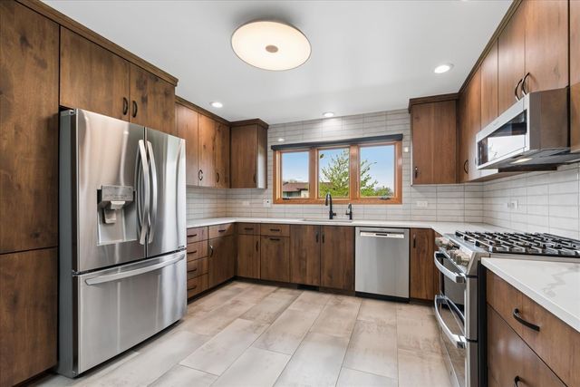 8536 Biltmore Drive, Orland Park, IL 60462