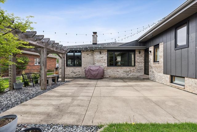 8536 Biltmore Drive, Orland Park, IL 60462