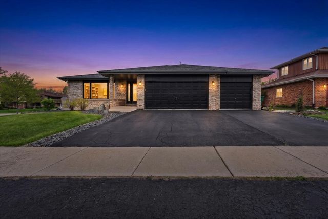 8536 Biltmore Drive, Orland Park, IL 60462