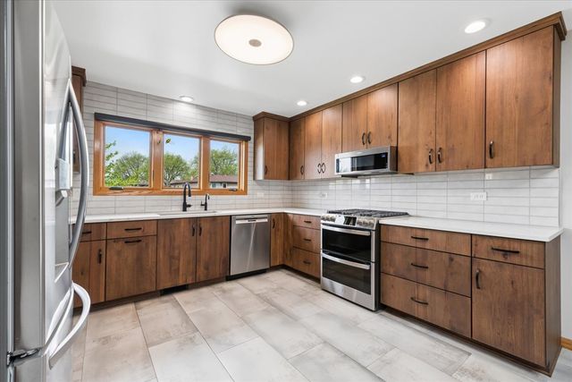 8536 Biltmore Drive, Orland Park, IL 60462