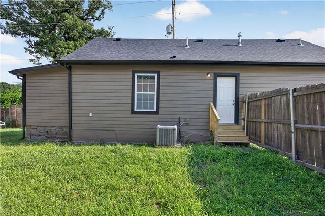 1323 S 38th Street, Kansas City, KS 66106