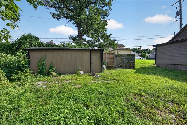 1323 S 38th Street, Kansas City, KS 66106