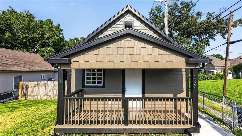 1323 S 38th Street, Kansas City, KS 66106
