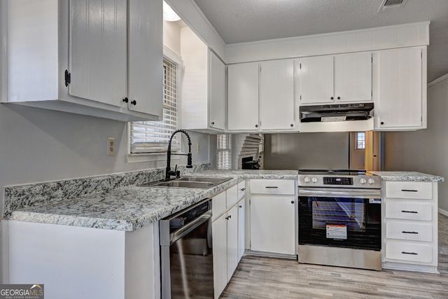 105 Mitchell Court, Warner Robins, GA 31093