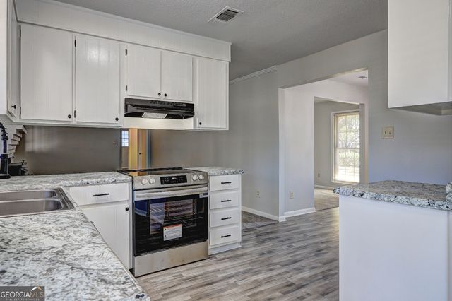 105 Mitchell Court, Warner Robins, GA 31093