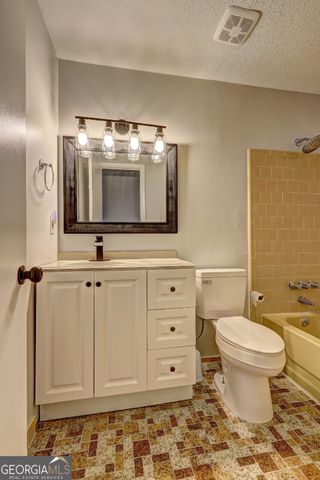 105 Mitchell Court, Warner Robins, GA 31093