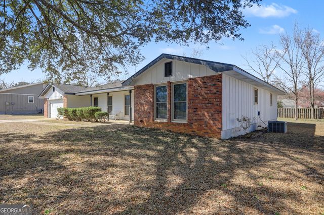 105 Mitchell Court, Warner Robins, GA 31093