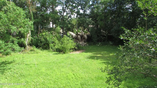 14 Greenbriar Drive, Gulfport, MS 39507