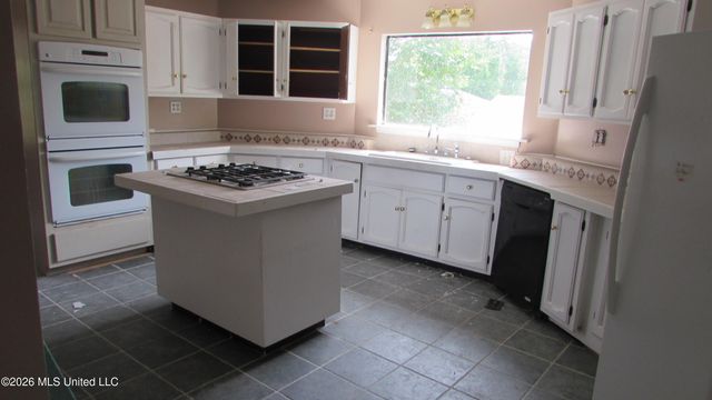 14 Greenbriar Drive, Gulfport, MS 39507