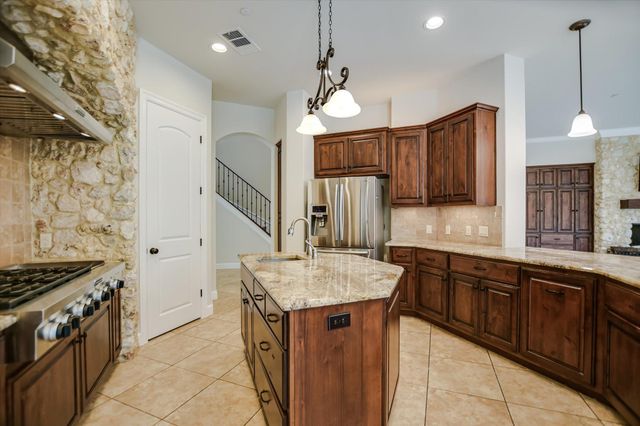 11 Inwood CIR, Austin, TX 78746