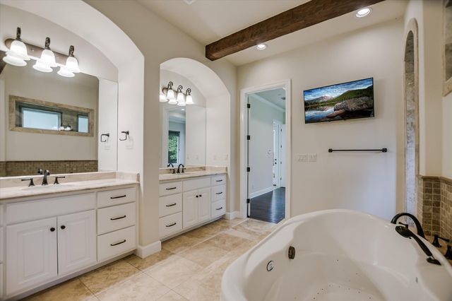 11 Inwood CIR, Austin, TX 78746