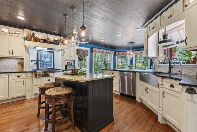 9030 Finney Point Drive, Ooltewah, TN 37363